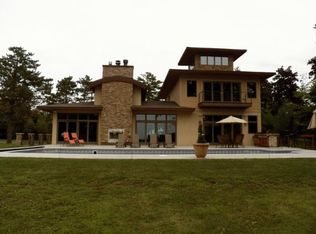 1005 Crest View Dr, Hudson, WI 54016