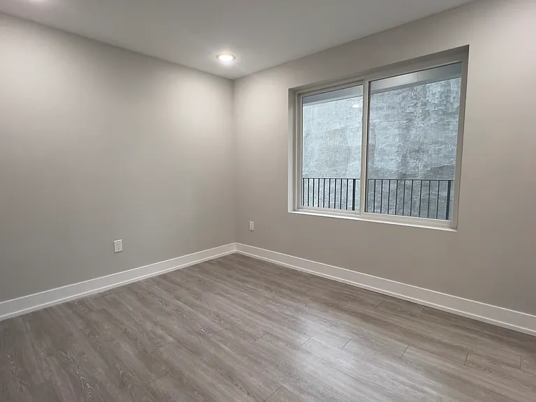 649-1 N 35th St #201 — Photo 12