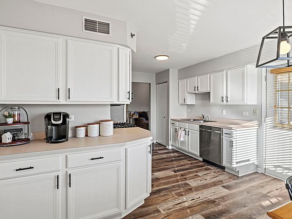 4th image of 6825 Forestview Dr APT 3C