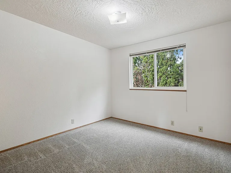 Rivertown Apartments — Photo 22