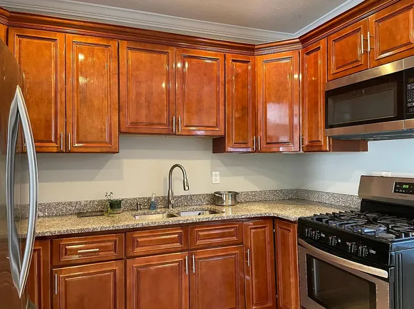 176 Terrace Ave Floor 2, Cranston, RI 02920