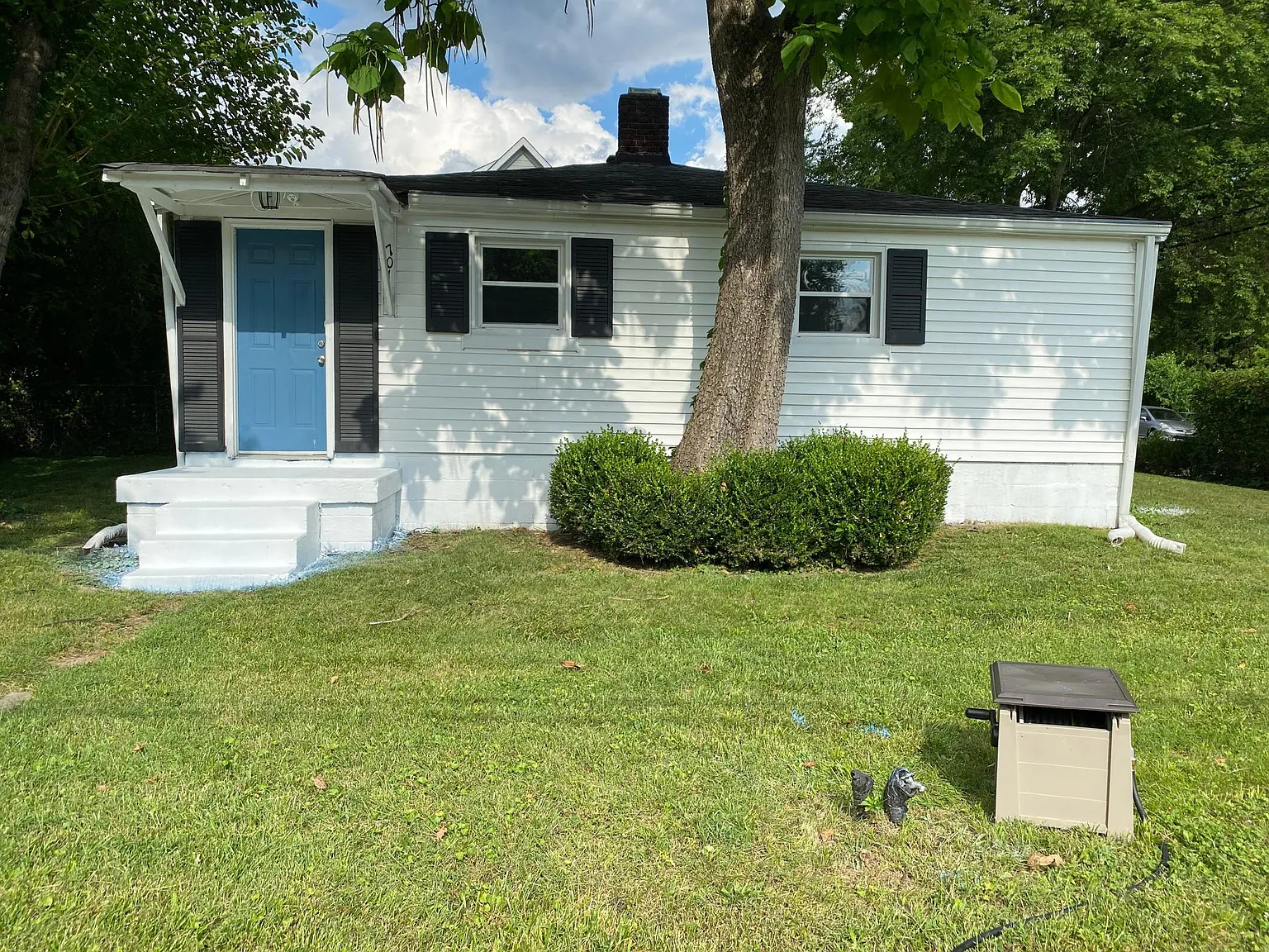 3 bed, 1.5 bath, 1100 sqft, $2,250 — Photo 2