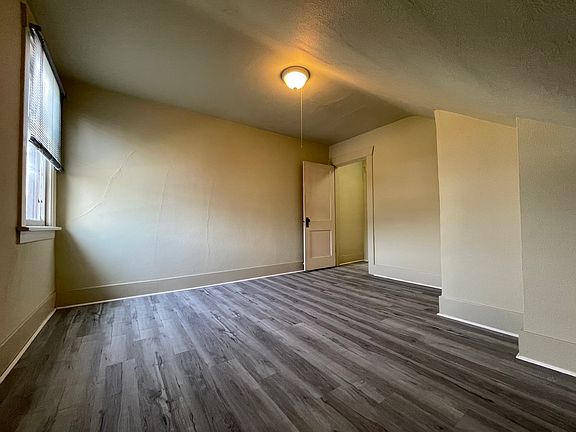 5th image of 114 Wells Ave S