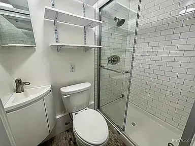 2645 Mission St #1 — Photo 9
