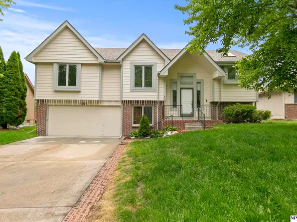 1820 N 103rd Ave, Omaha, NE 68114