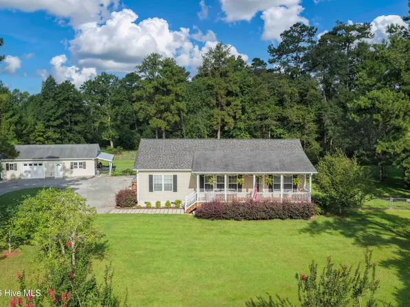 540 Meadow Lane, Burgaw, NC 28425
