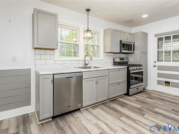 4th image of 121 Lakeside Dr
