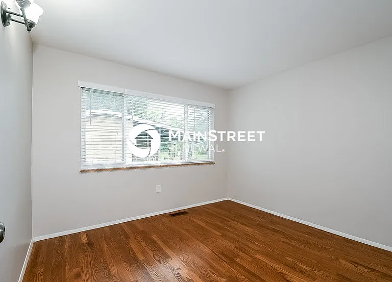 1520 Arlington Dr — Photo 6