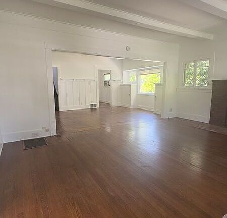 2nd image of 545 N Oakland Ave #1