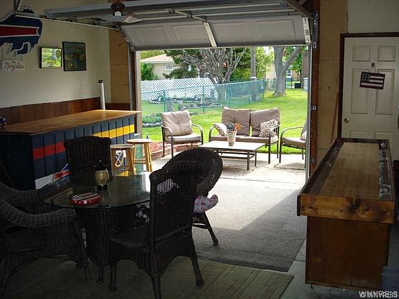 4th image of 46 Lloyd Dr