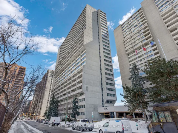 500 Laurier Ave W #2506, Ottawa, ON K1R 5E1