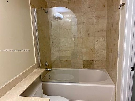5th image of 170 SE 14th St #22