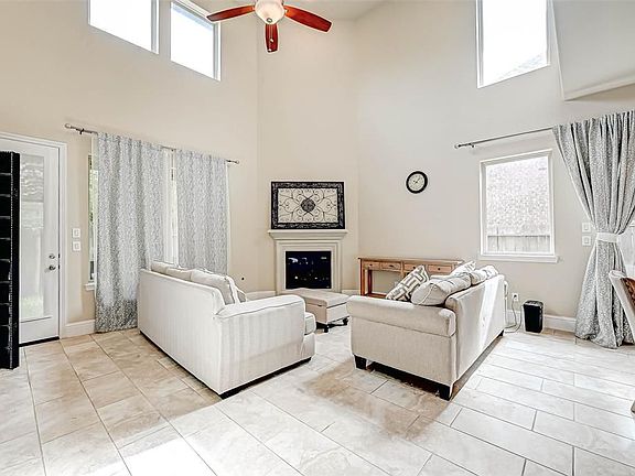 3rd image of 13206 Parkway Meadows Dr