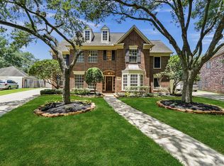 3719 Elkins Rd, Sugar Land, TX 77479