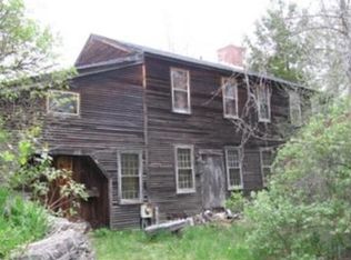 4 E River Rd, Chester, MA 01011