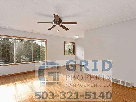 3rd image of 2943 SE Brooklyn St #2943