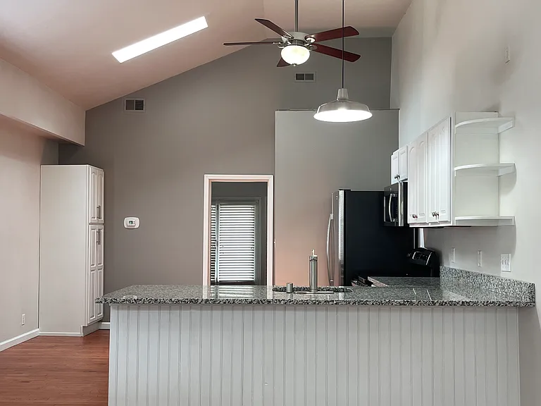 322 S Wenzel St — Photo 9
