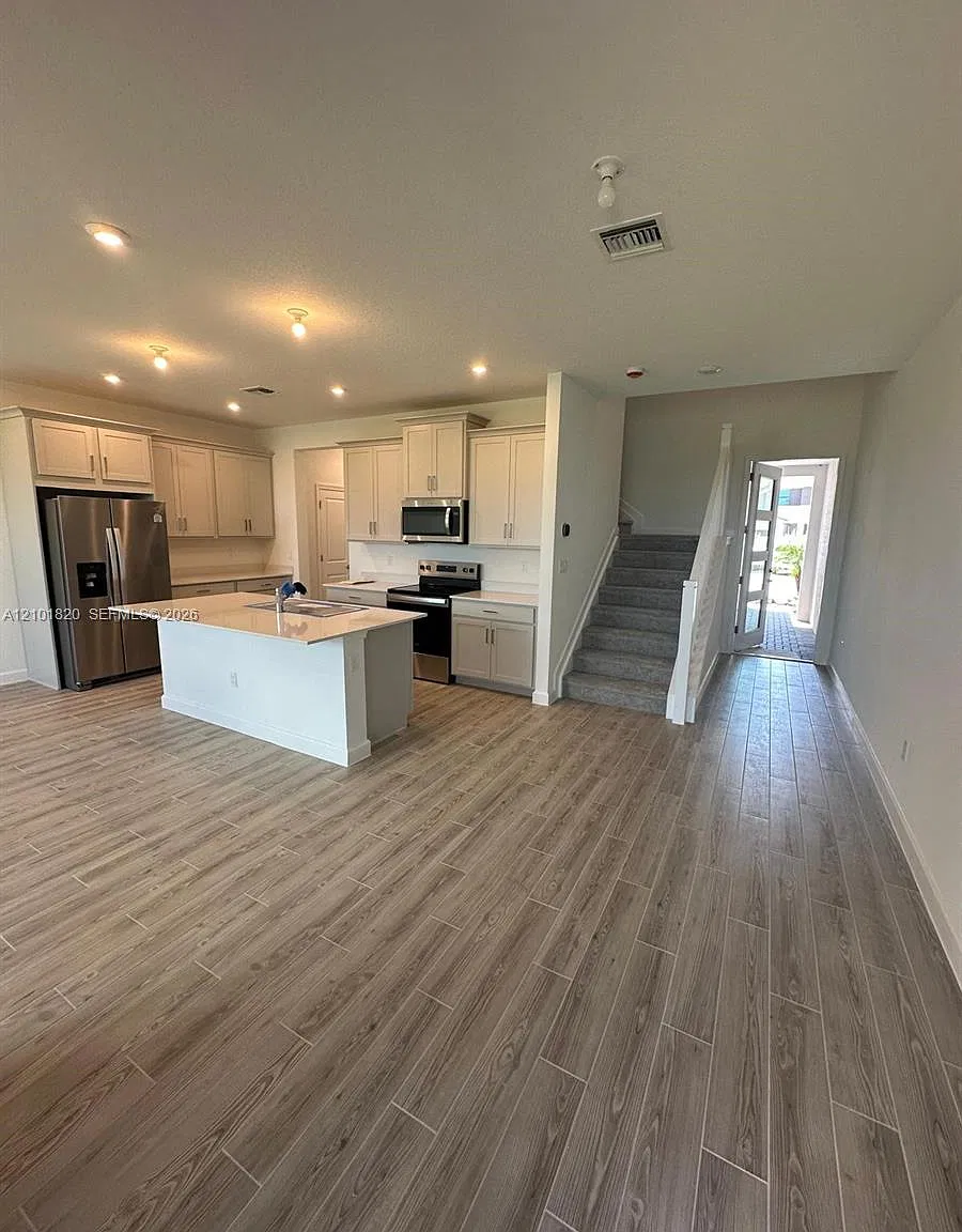 Cadence Phase B1 — Photo 4