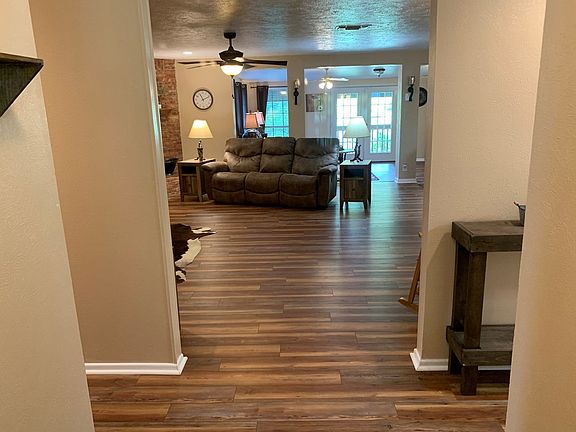 4th image of 202 Sherwood Ln