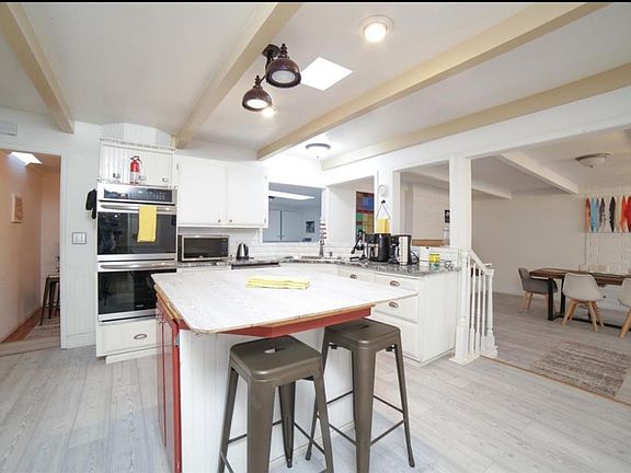 5th image of 5543 N 7th St