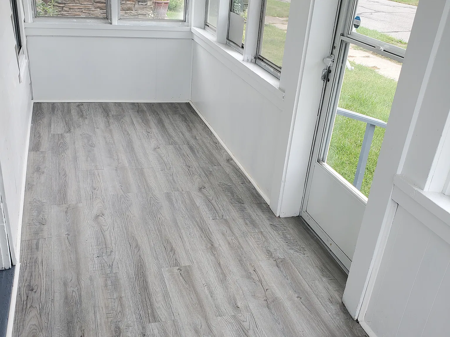 2204 S Douglas St - 1 — Photo 2