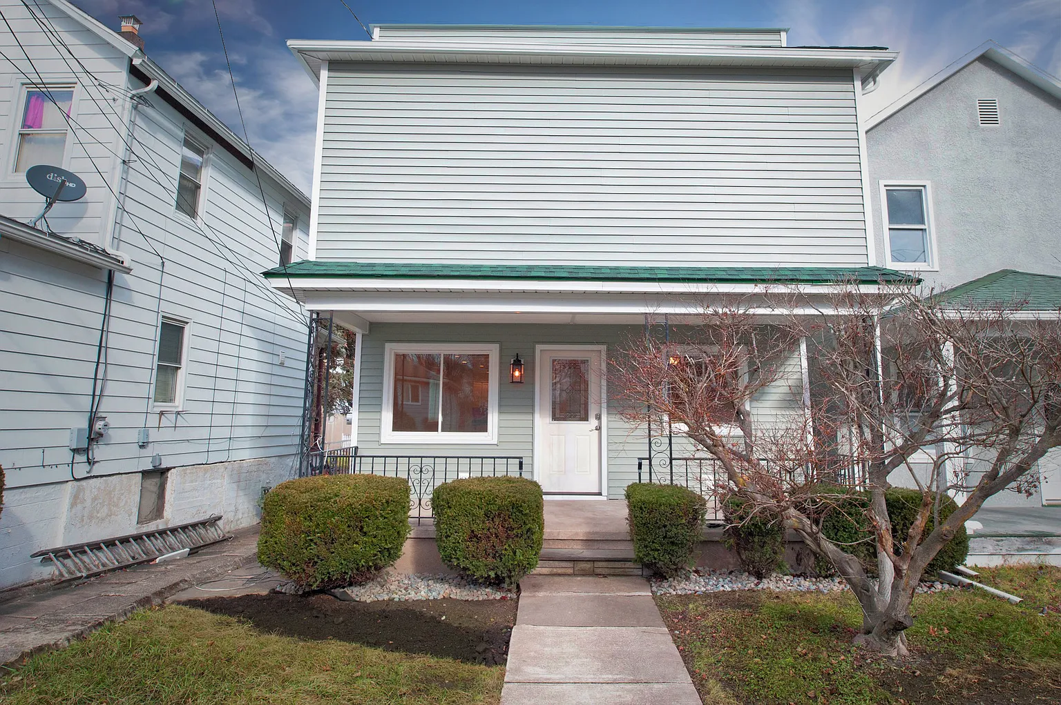 215 Charles St photo 1