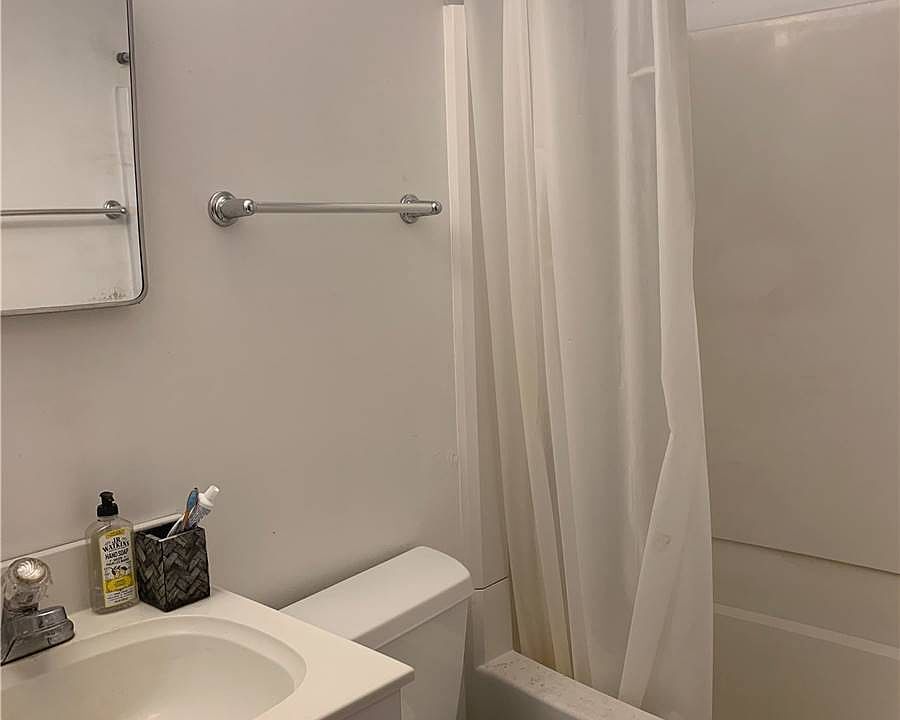 28 Pearsall Ave Glen Cove NY Zillow