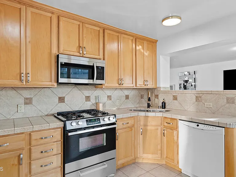 2463 Federal Ave #2463 — Photo 7