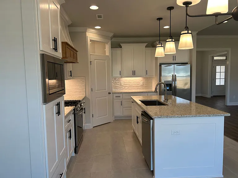 2413 Salmon St — Photo 14