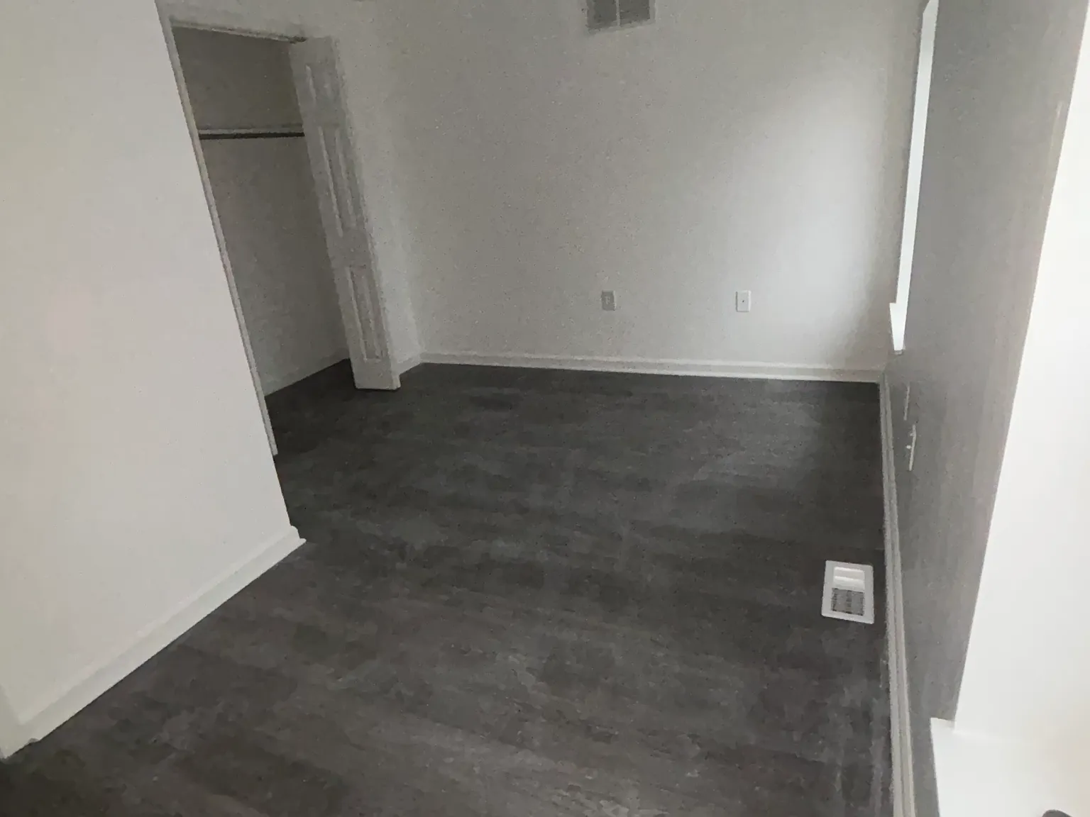4 bed, 1.5 bath, 1625 sqft, $2,390 — Photo 3
