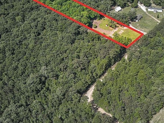 5th image of 390 Claudia Lane