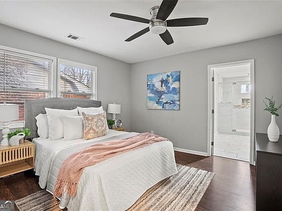 3rd image of 856 Bridgewater St SW