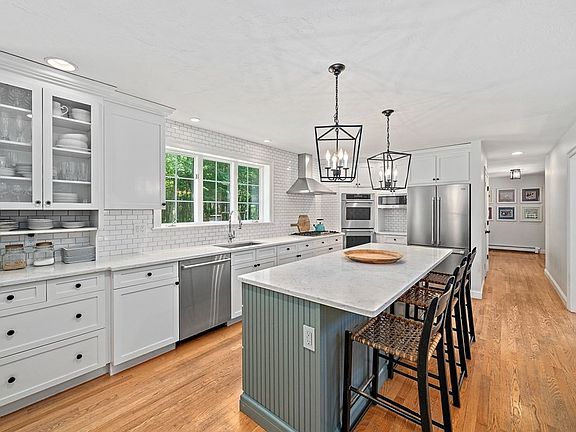3rd image of 478 Beechwood St