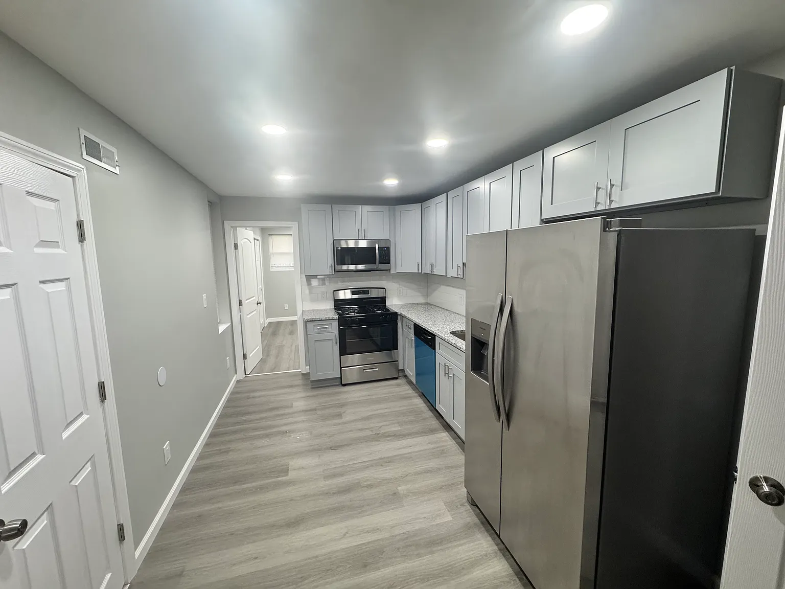 4 bed, 1192 sqft, $2,500 — Photo 2