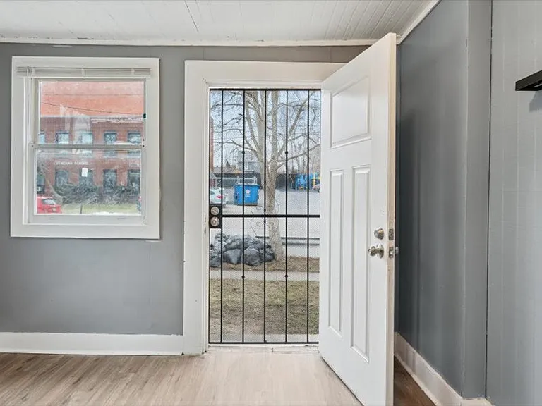 4002 Ardmore Ave — Photo 3