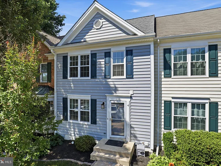 111 Connery Ter SW — Photo 1