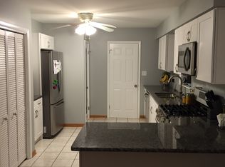 402 Old Hickory Rd, New Lenox, IL 60451