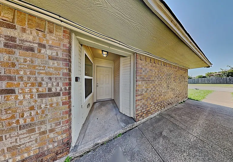 3405 Republic Dr — Photo 1