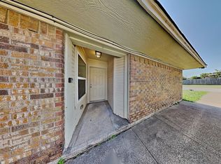 3405 Republic Dr, Forest Hill, TX 76140