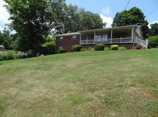 1061 Crest Dr, Jefferson City, TN 37760