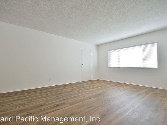 3rd image of 2603 Curtis Ave APT 2