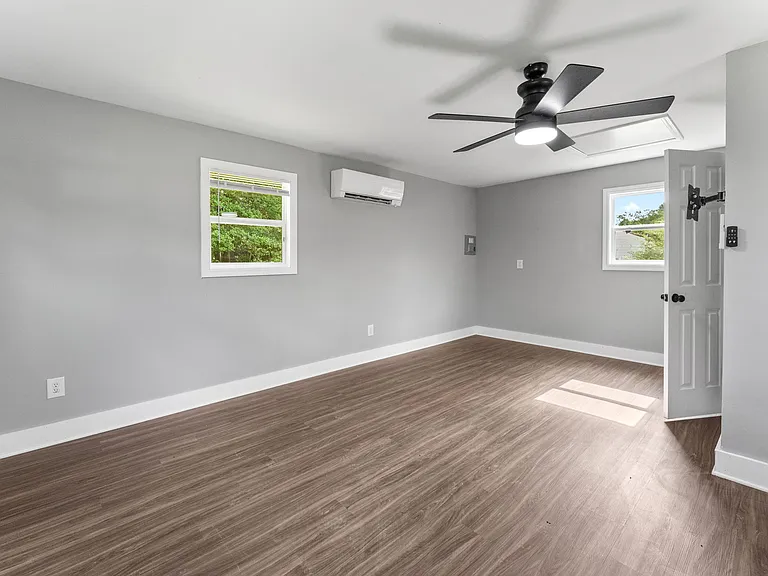 2501 Williams St — Photo 6