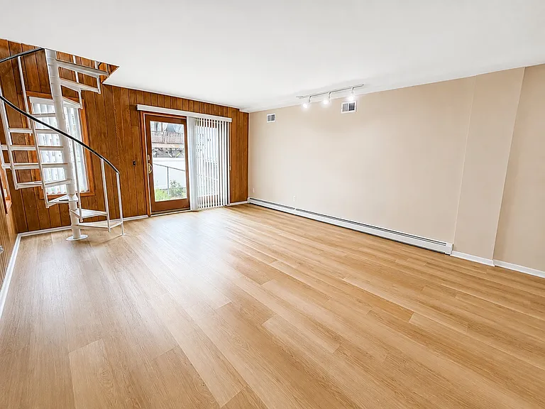 106 Green Valley Rd #2 — Photo 2