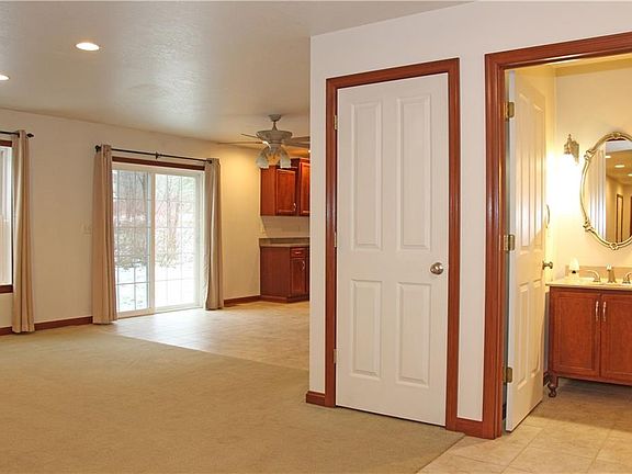 4th image of 5475 Woodlawn Dr