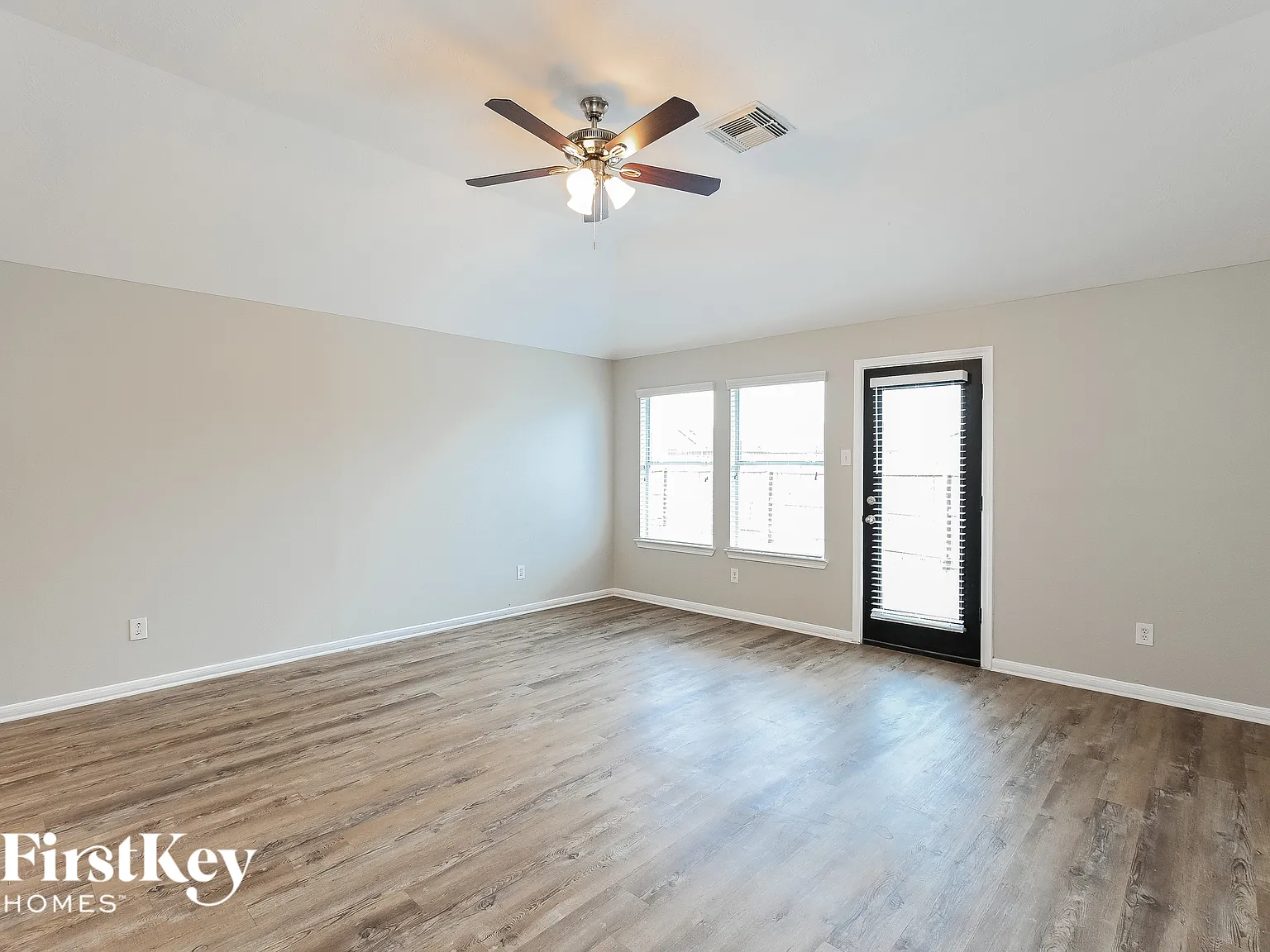 3 bed, 2.5 bath, 2300 sqft, $2,740 — Photo 3