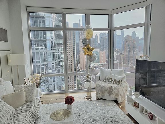 4th image of 10 W End Ave APT 24D