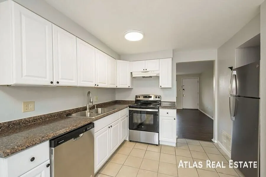 6484 W 13th Avenue — Photo 4