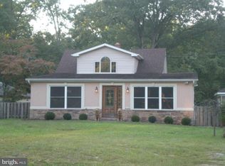 8452 Bussenius Rd, Pasadena, MD 21122