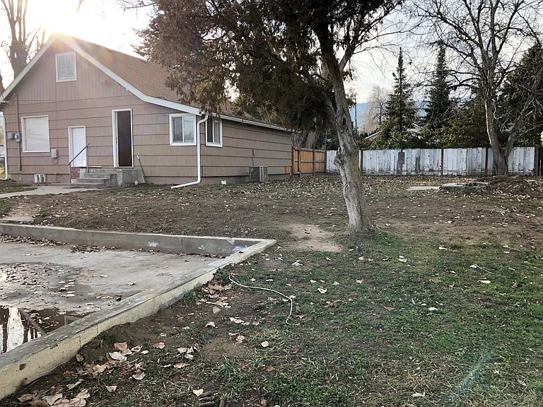 1408 Walnut St — Photo 25