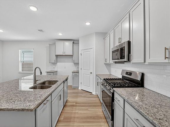 3rd image of 1417 Alana Falls Ave
